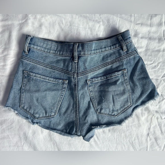 PacSun Bullhead High-Rise Short Distressed Light Wash Size 24 - Picture 3 of 3
